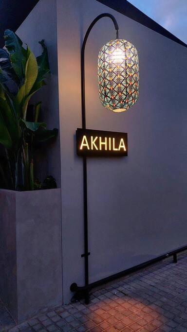 Akhila 1 - 1 Bedroom Modern Tropical Villa At The Heart Of Seminyak Exterior foto